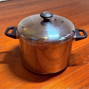 8Qt  Whole Home 18/10 Stainless Steel Stockpot with Black Handles